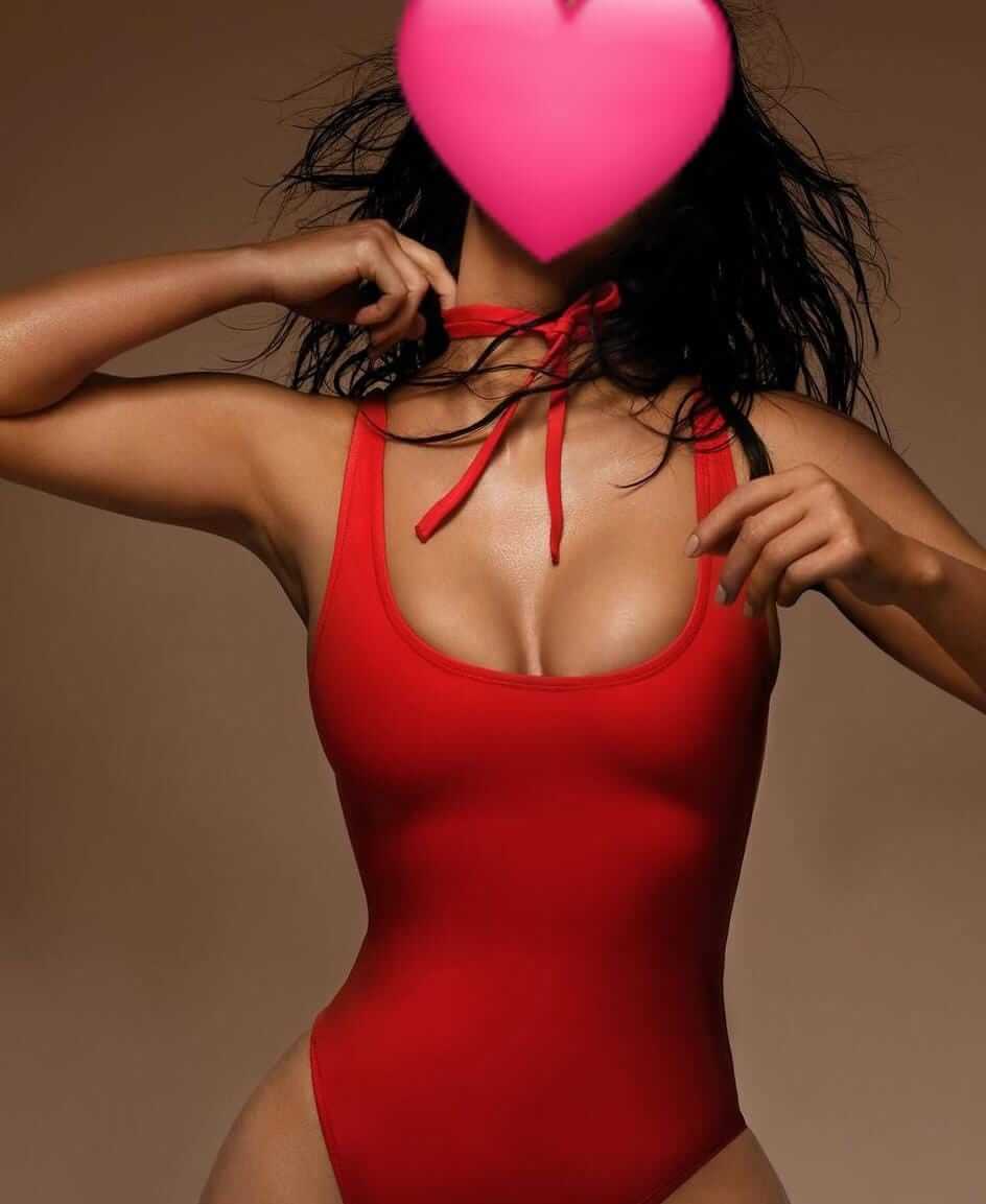 מארחת פצצת על – בת ים