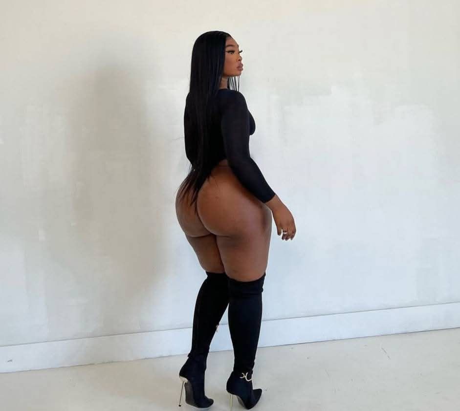 אמאנדה – תל אביב – מלאה במקומות הנכונים אישה מושלמת בת 26