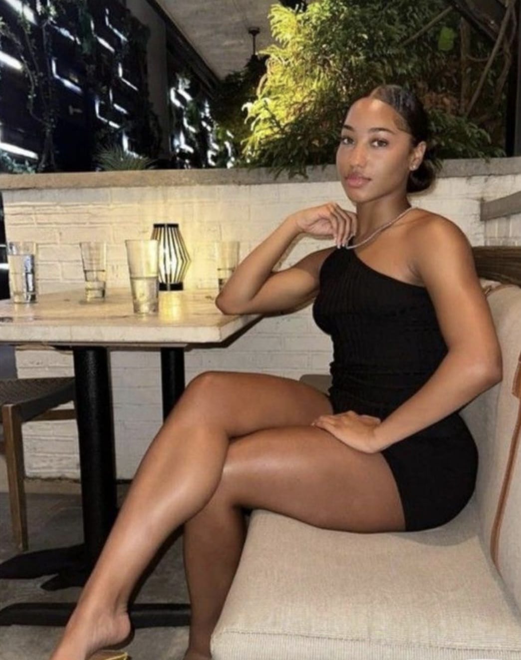 אפריקאית 33 מלאה במקומות הנכונים – תל אביב