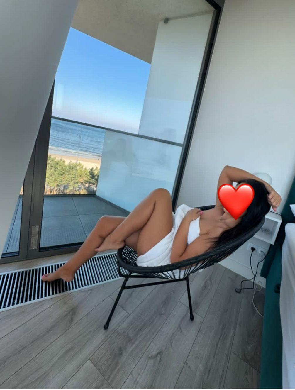 בעכו- נשים שובבות אמיתיות