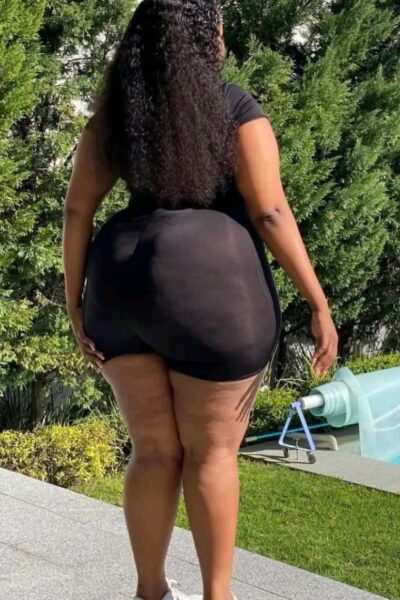 זואי – בתל אביב מלאה במקומות הנכונים תיירת אפריקאית