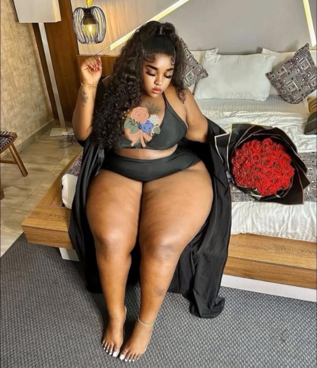 תיירת אפריקאית לאוהבי המלאות בת 30 – תל אביב