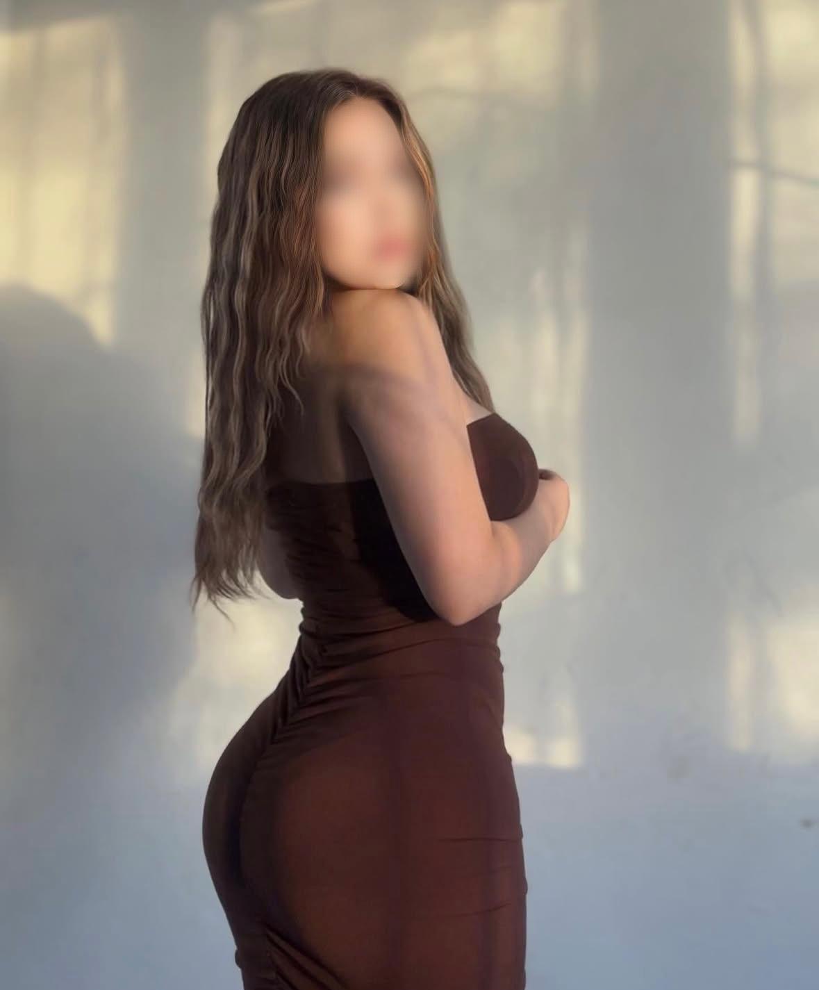 32 תיירת -בחיפה