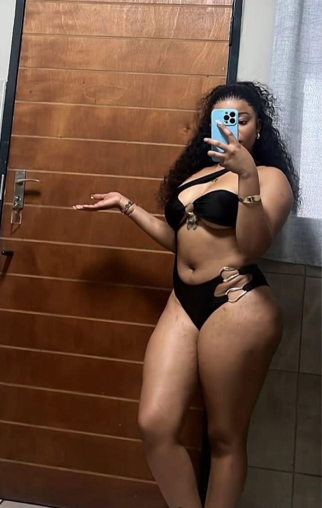 טשה חדשה – בתל אביב- בת 23 תיירת אפריקאית סקסית