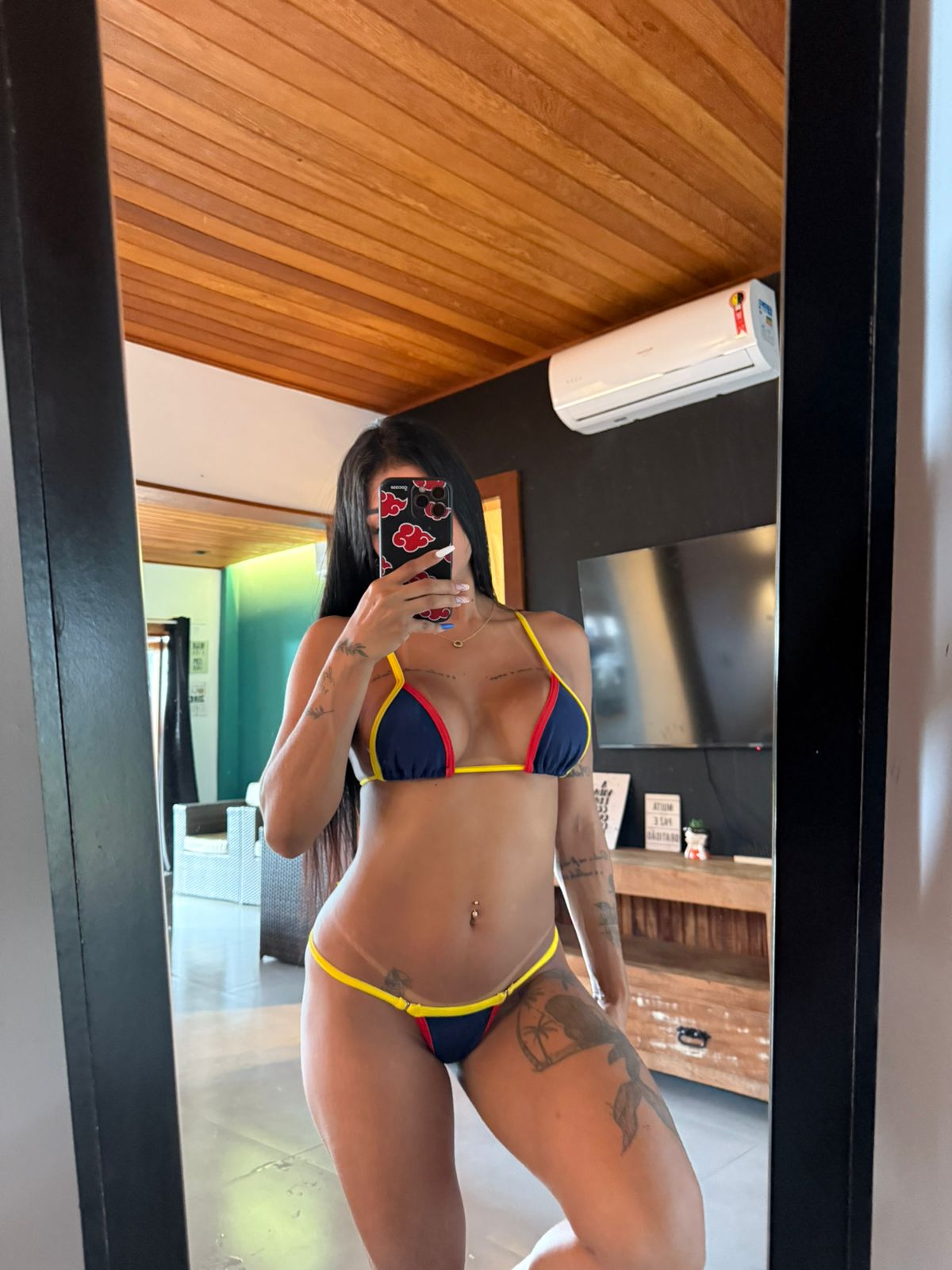 לונה בת 25 ברזילאית תיירת-בירושלים