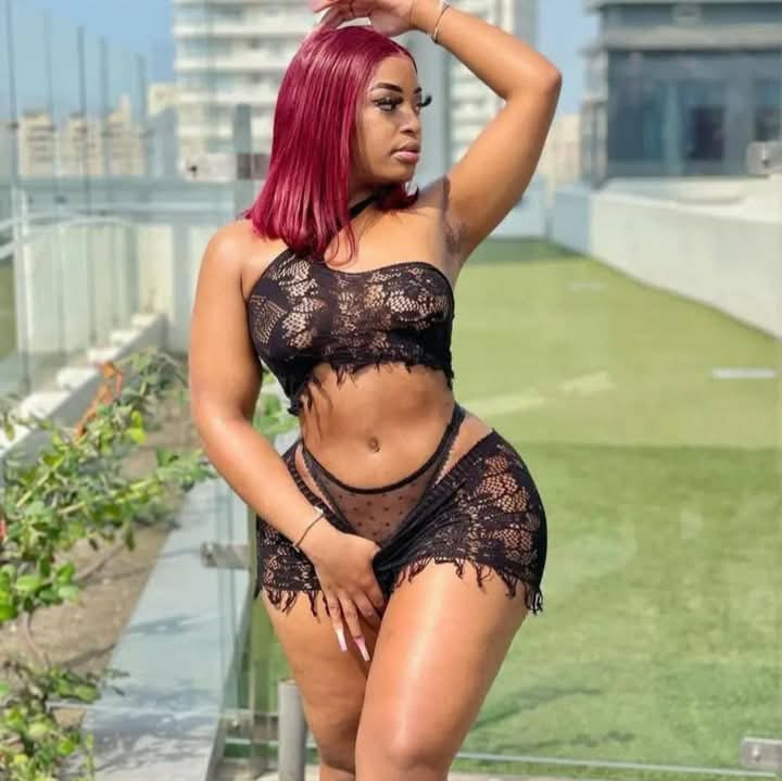 מבנה גוף סקסי אפריקאית תיירת באר שבע