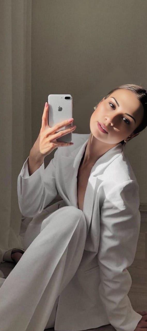 מרינה- אקזוטית בת 29 רזה – בת ים