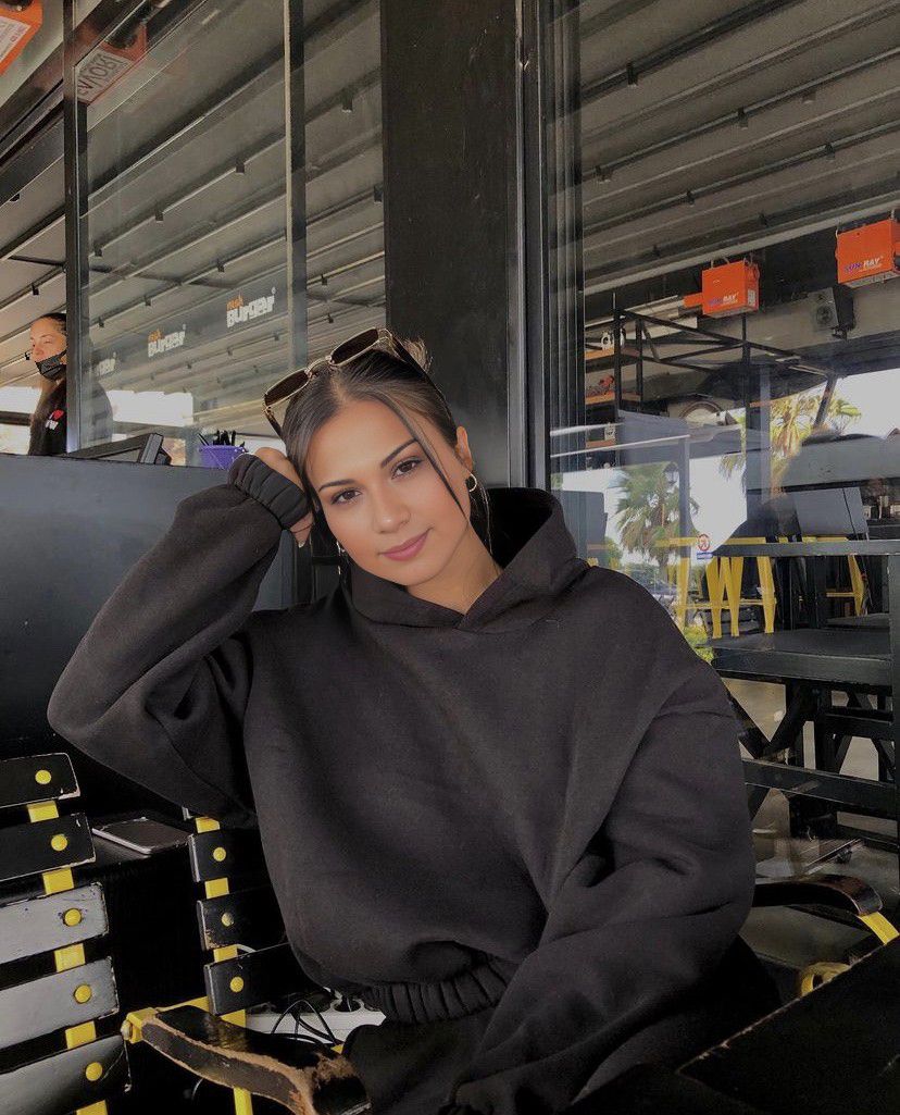 מרינה- אקזוטית בת 29 רזה – בת ים