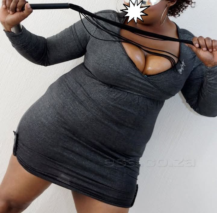 מלכה אפריקאית גדולה ויפה