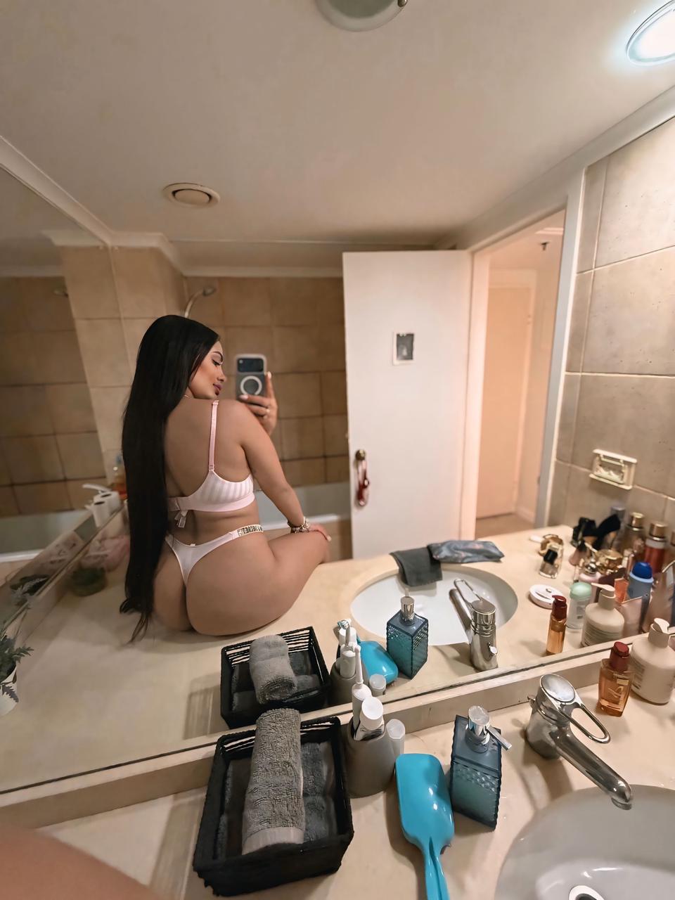 כוסית על ברזילאית תיירת-חיפה