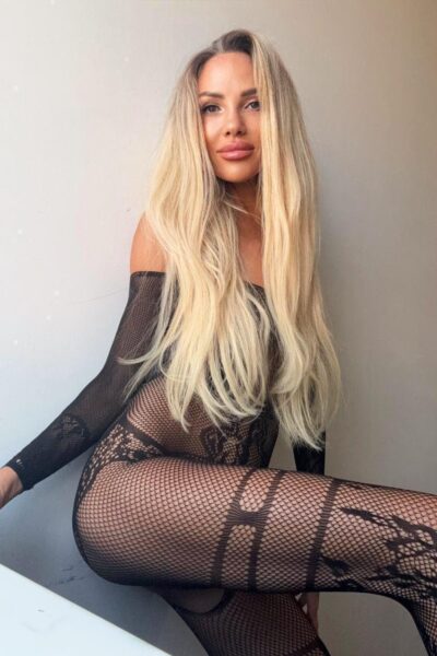 תיירת מרוסיה רזה 32 – תל אביב