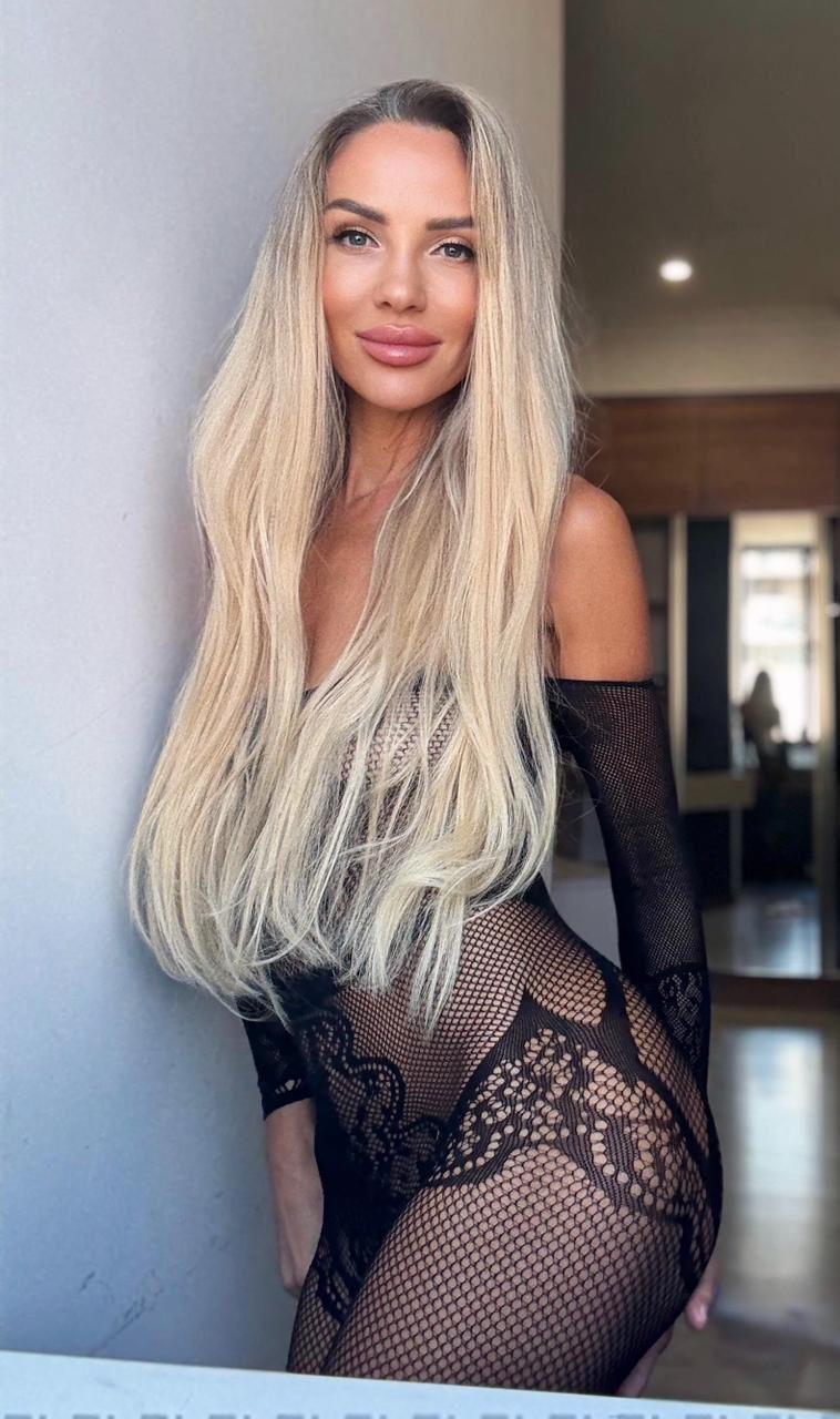 תיירת מרוסיה רזה 32 – תל אביב