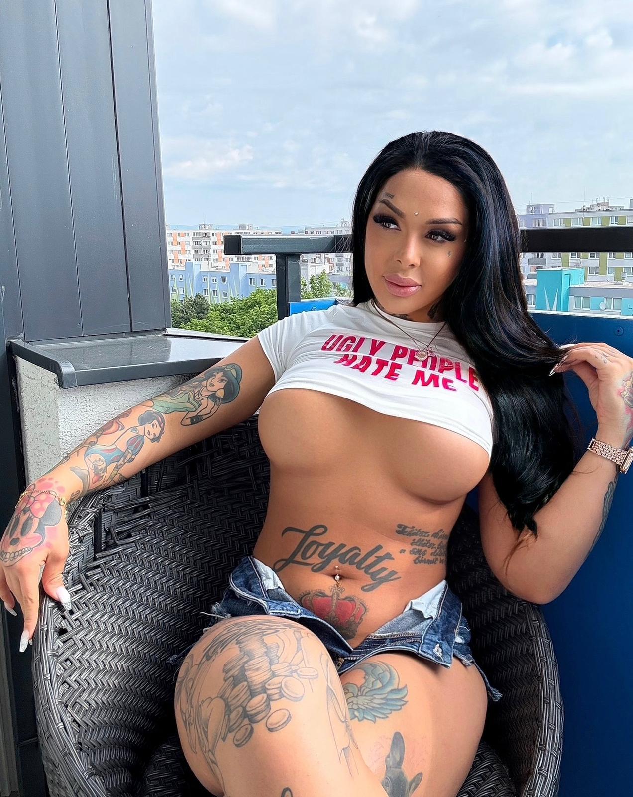 בתל אביב בת 22 חדשה בישראל תיירת