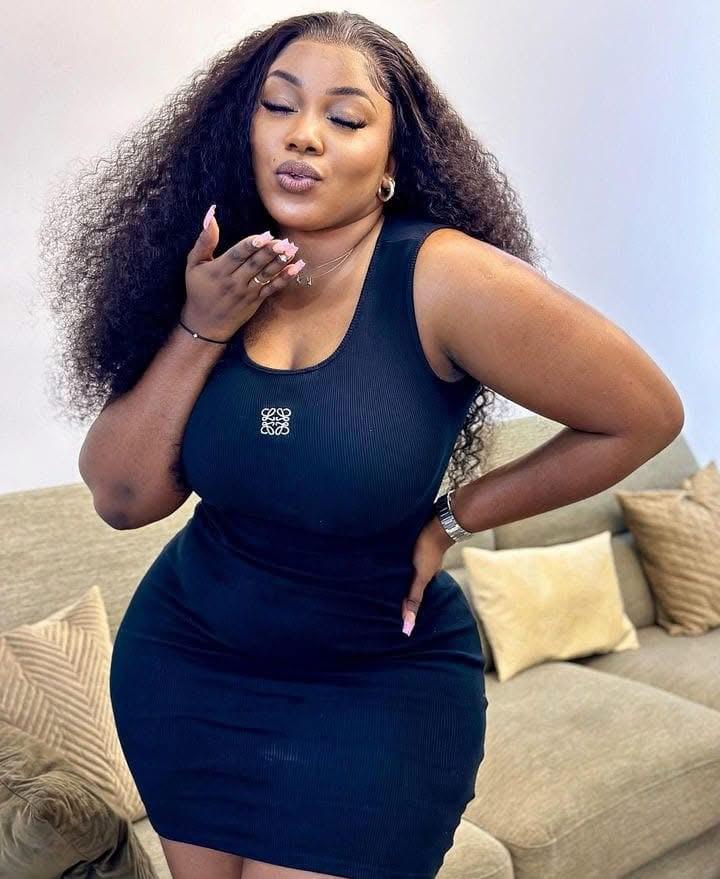 ליסה – בתל אביב מלאה במקומות הנכונים בחורה אפריקאית מחול