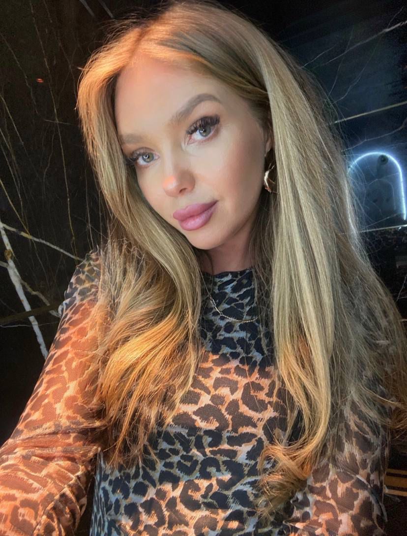 לנה- כוסית על אישה מקצוענית ומפנקת 32 בלונדינית תל אביב