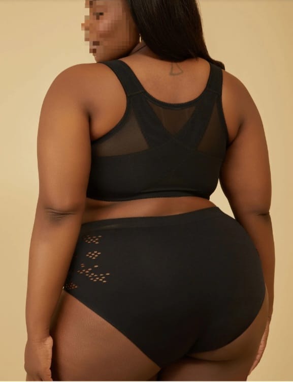 איזבלה – אפריקאית תיירת מבנה גוף סקסי – בירושלים