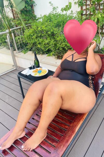 באשקלון- שמנמנה מעסה מחשמלת