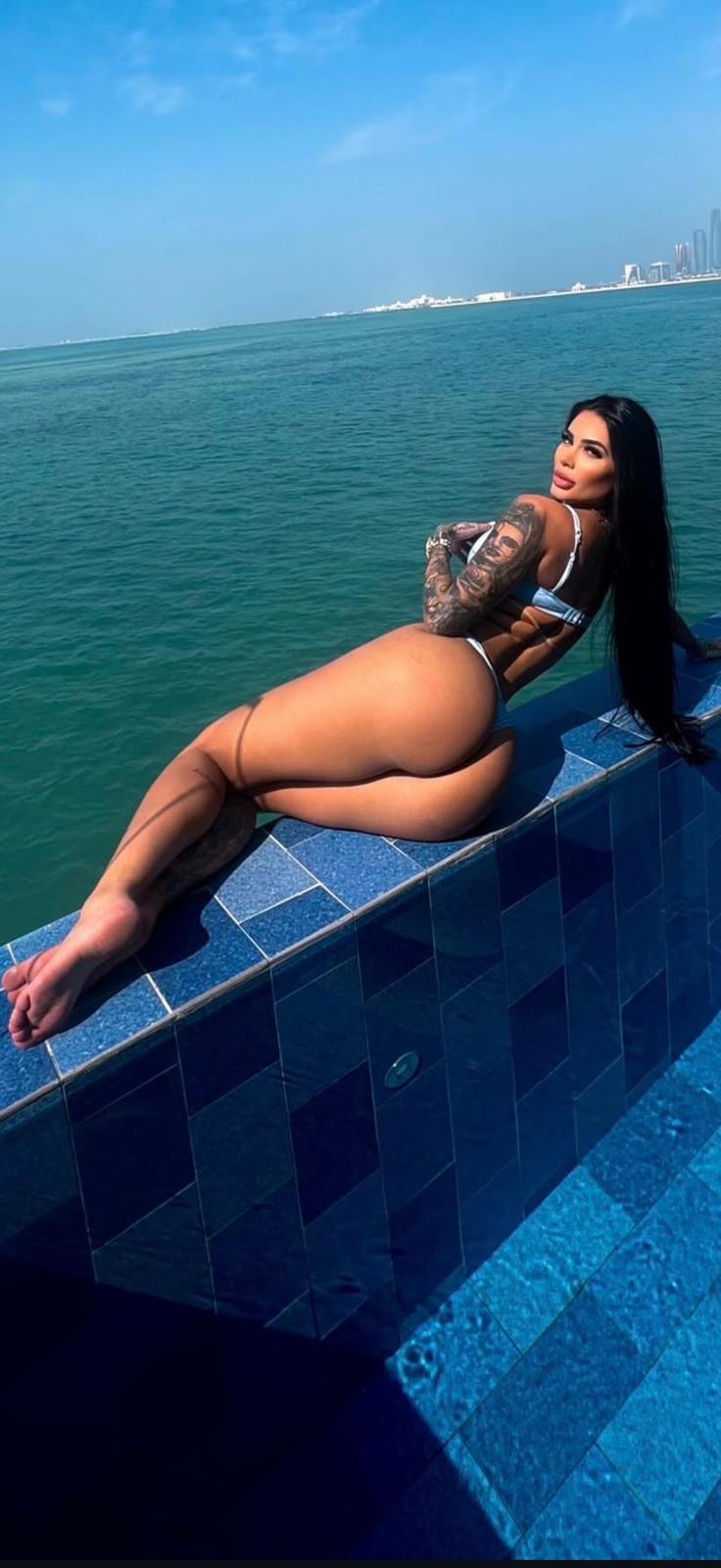 דוגמנית ברונטית 26 תיירת ברזילאית- בחיפה