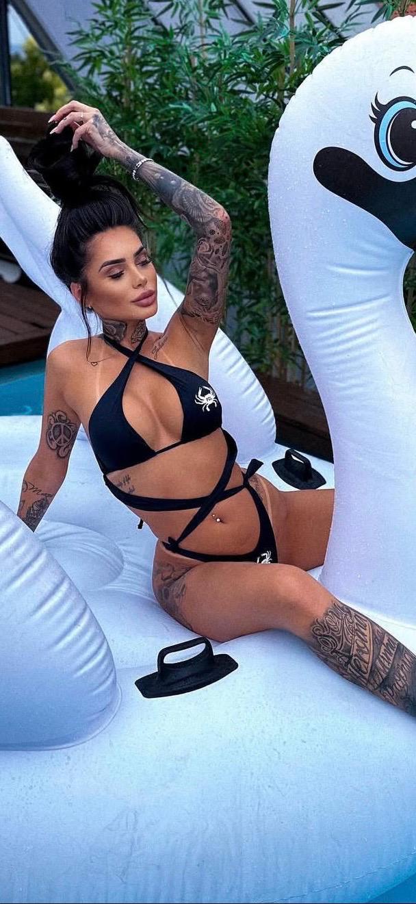 דוגמנית ברונטית 26 תיירת ברזילאית- בחיפה