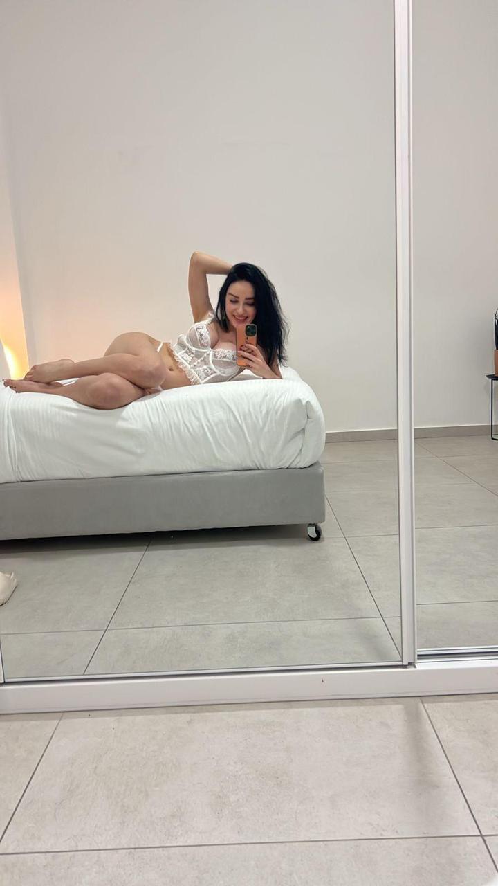 לולה חדשה – חטובה בת 28 מעסה מתוקה -בתל אביב