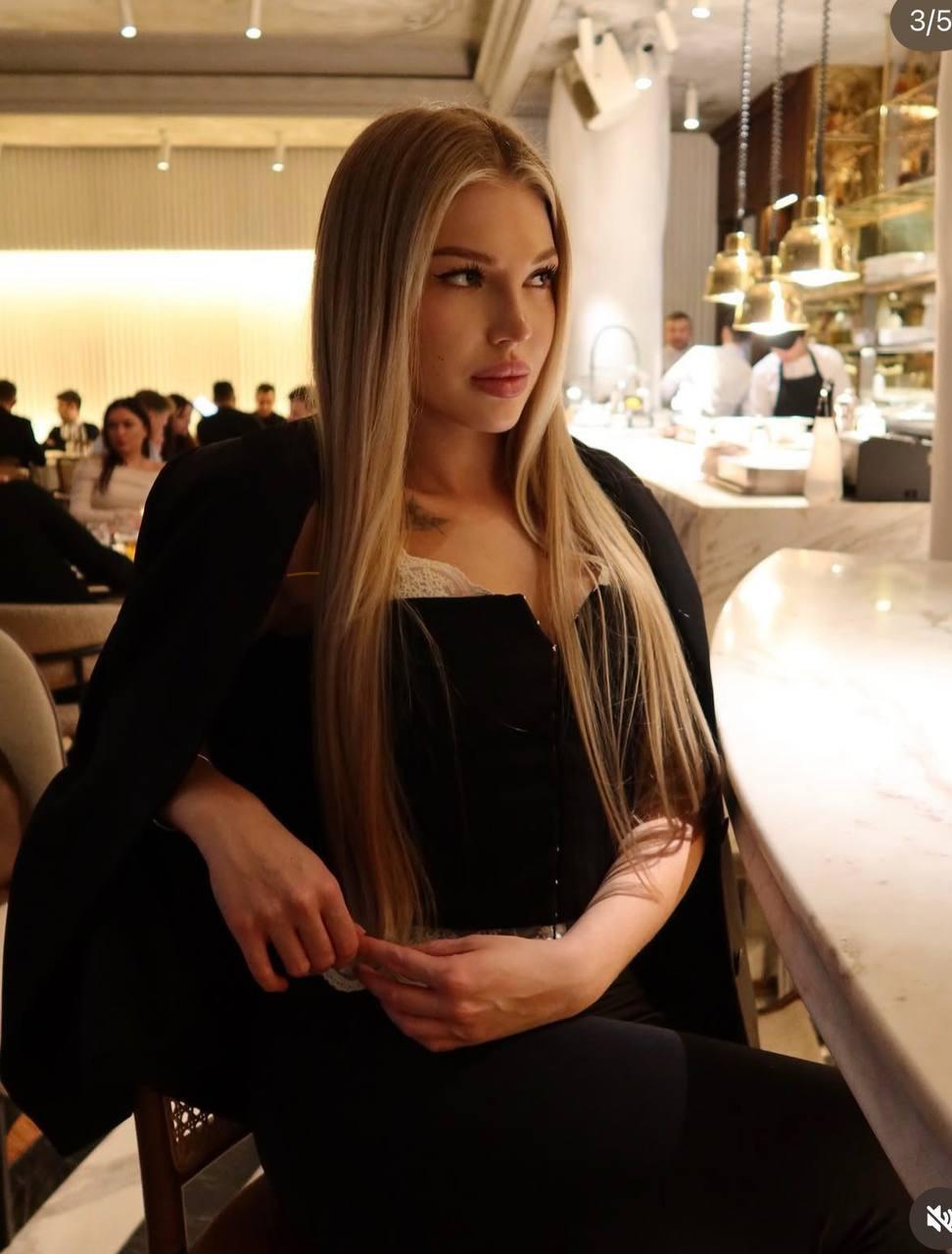 מילנה בלונדינית אישה יפה – תל אביב