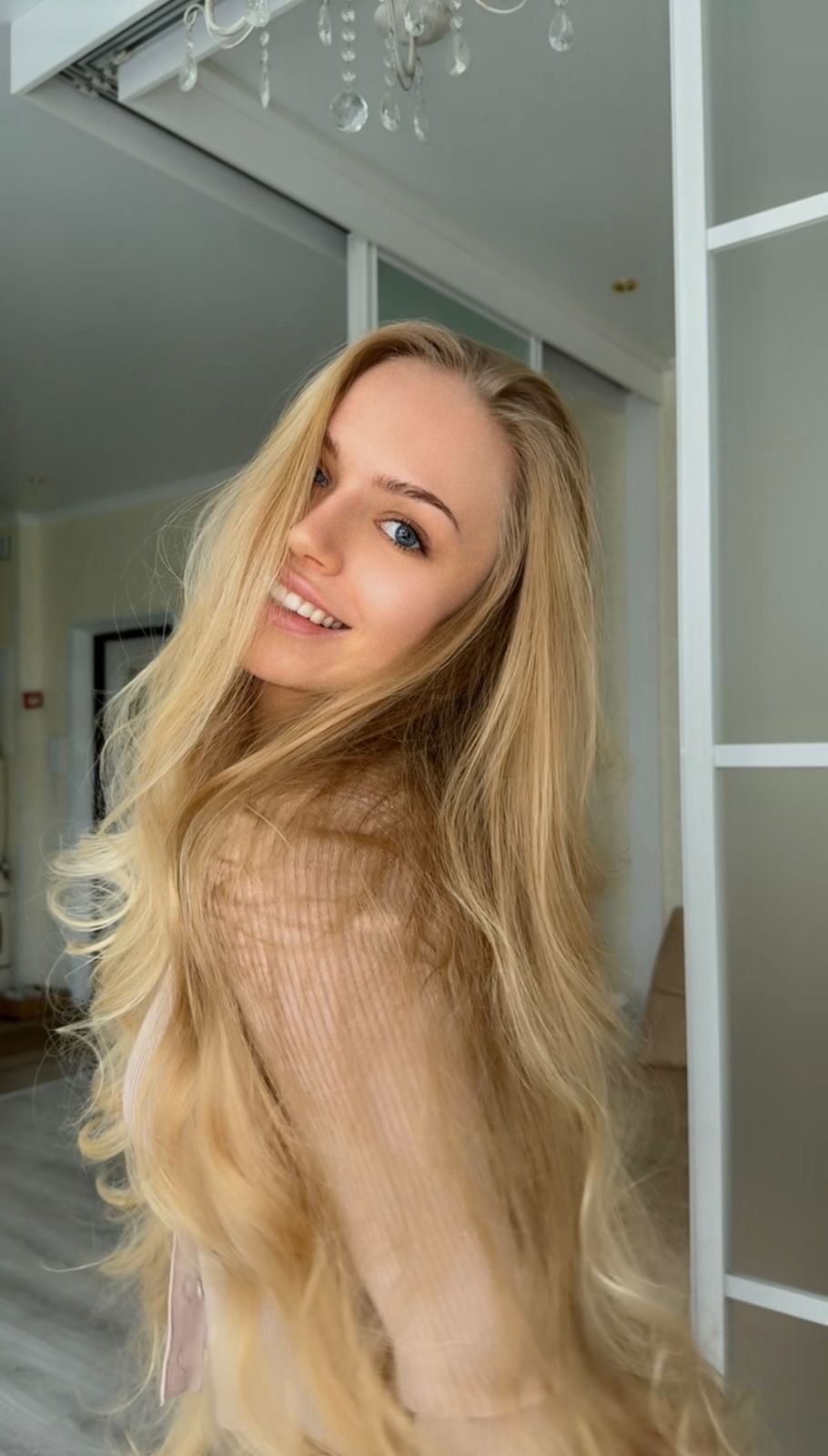 תיירת בת 22 תל אביב