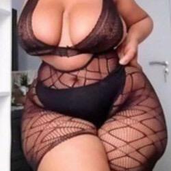 תל אביב-מבנה גוף סקסי בחורה אפריקאית תיירת