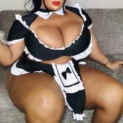 תל אביב-מבנה גוף סקסי בחורה אפריקאית תיירת