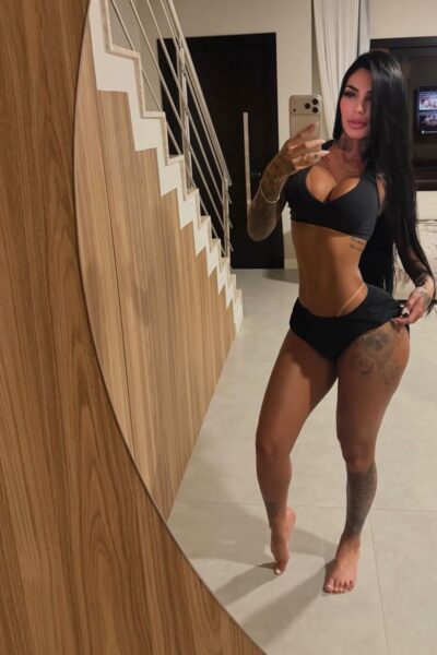 בחורה עוצרת נשימה – בקריות