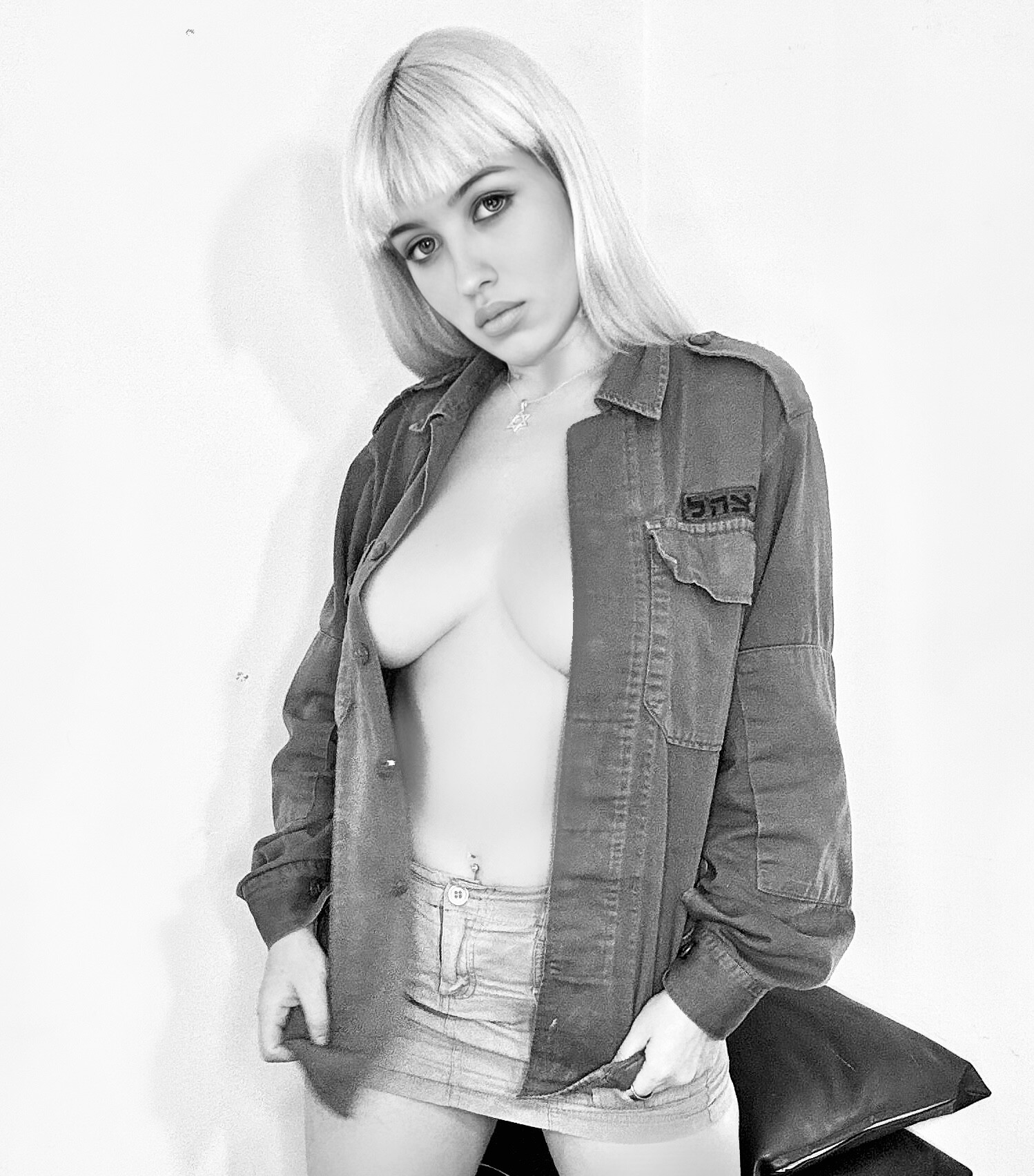 לולה – בתל אביב פצצת על מסאזיסטית מיוחדת