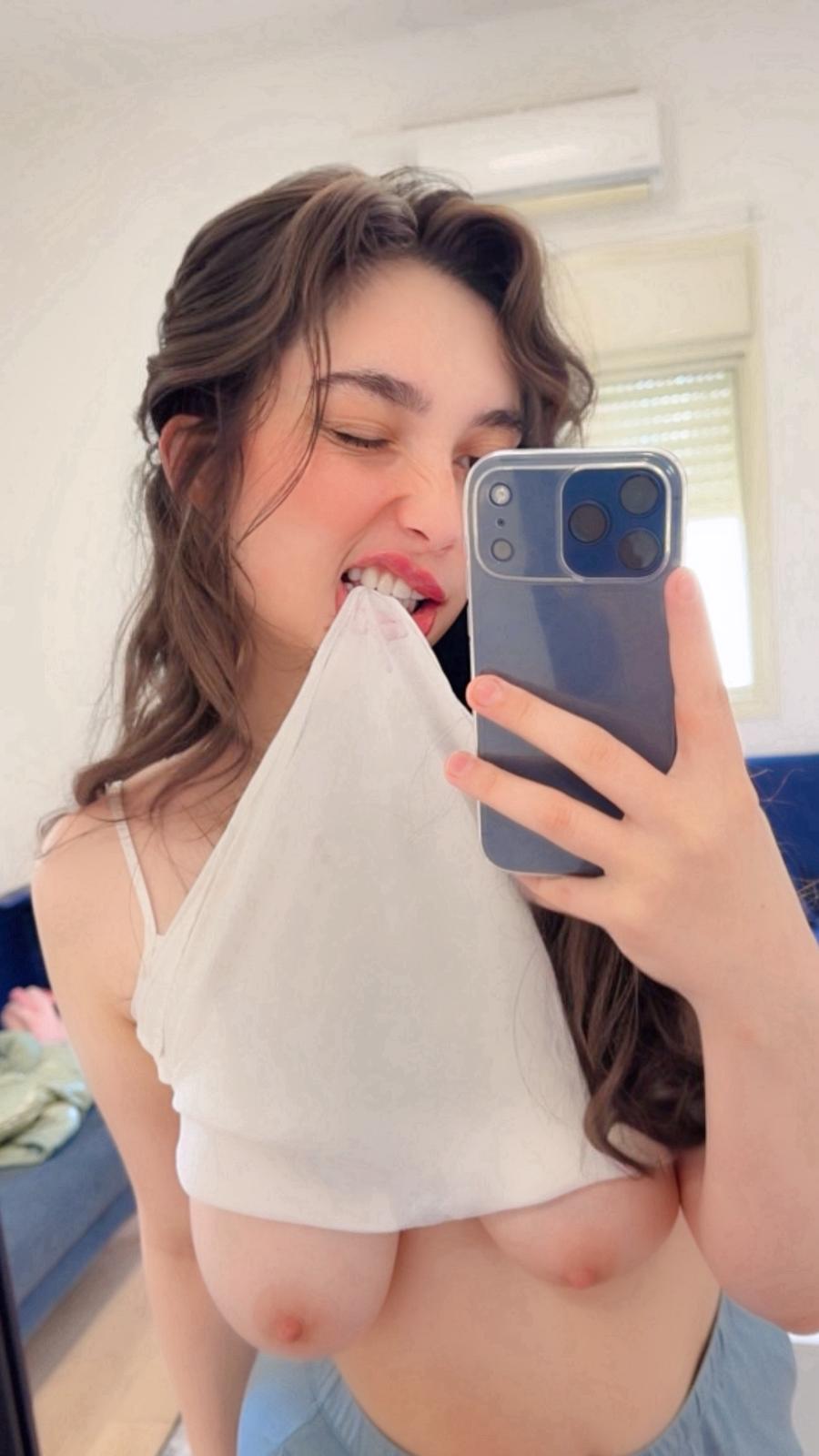 פרולה – ברזילאית תיירת בת 20 -בחיפה