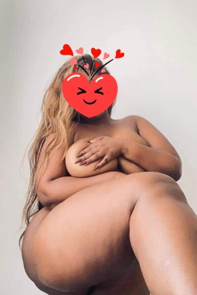 אשקלון-בחורה אפריקאית תיירת לאוהבי המלאות