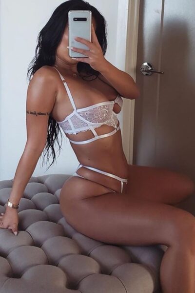 בחורה מפתה – בראשון לציון