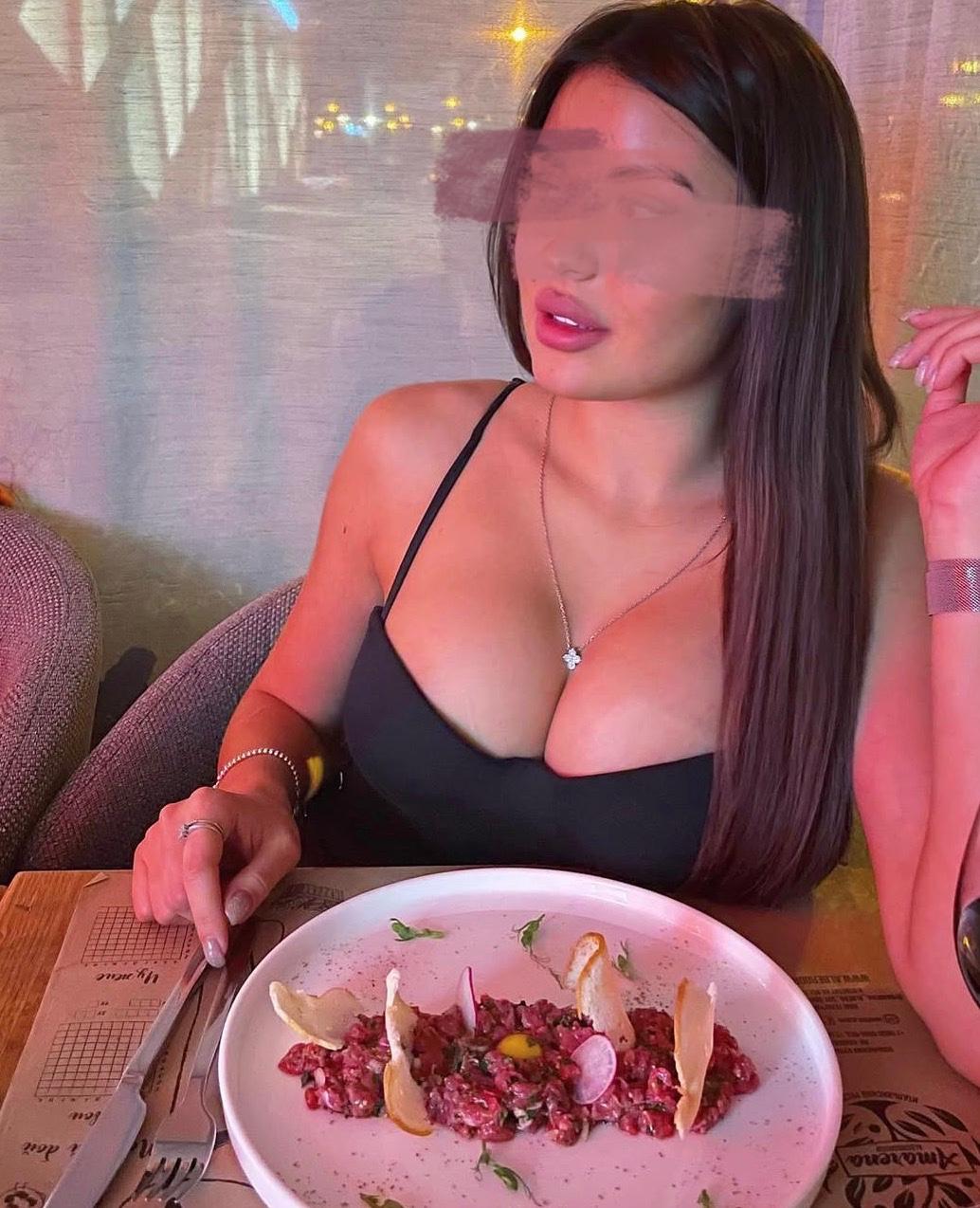 בתל אביב- ברונטית תיירת חדשה בישראל