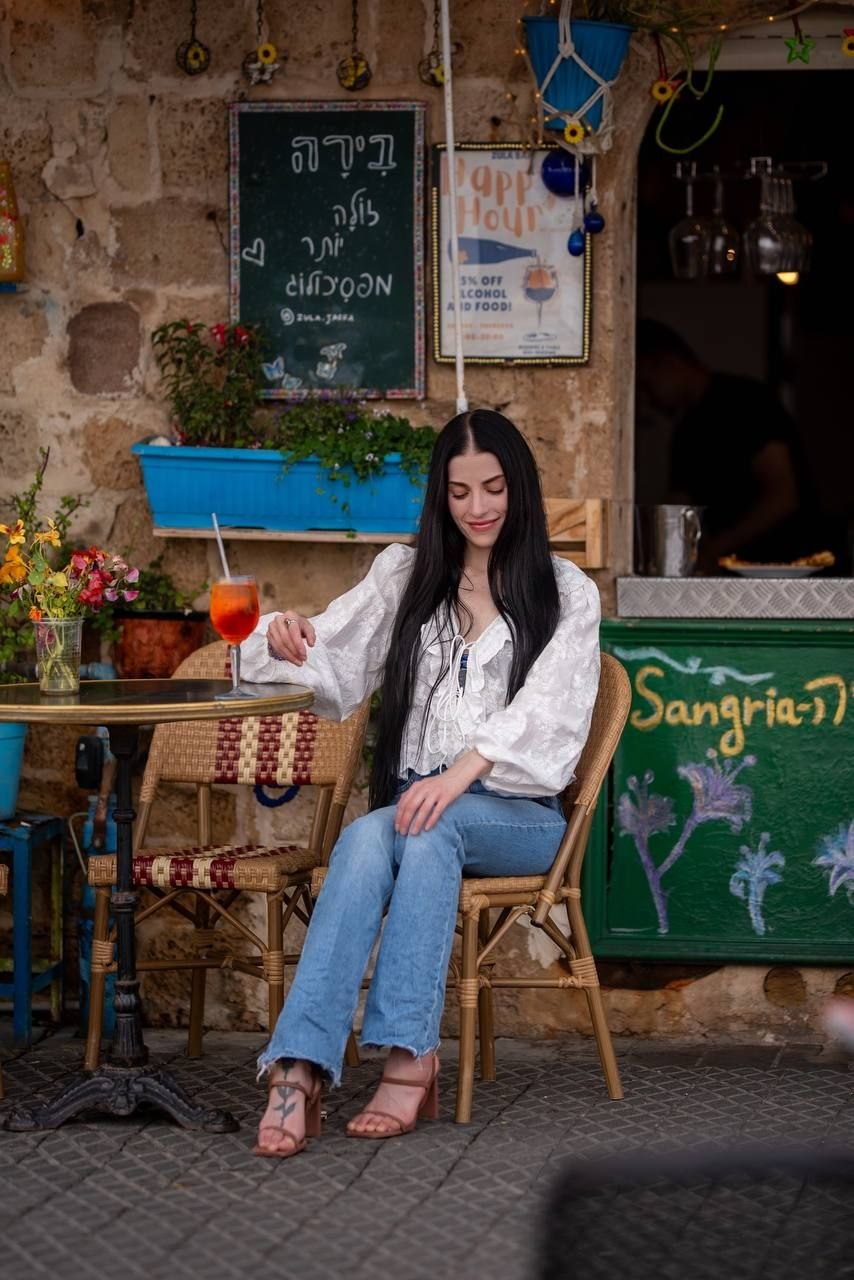 ליזה- תל אביב בת 25 מטפלת מיוחדת סקסית