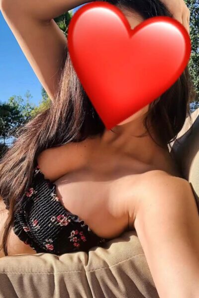 בחורה מכשפת – פתח תקווה