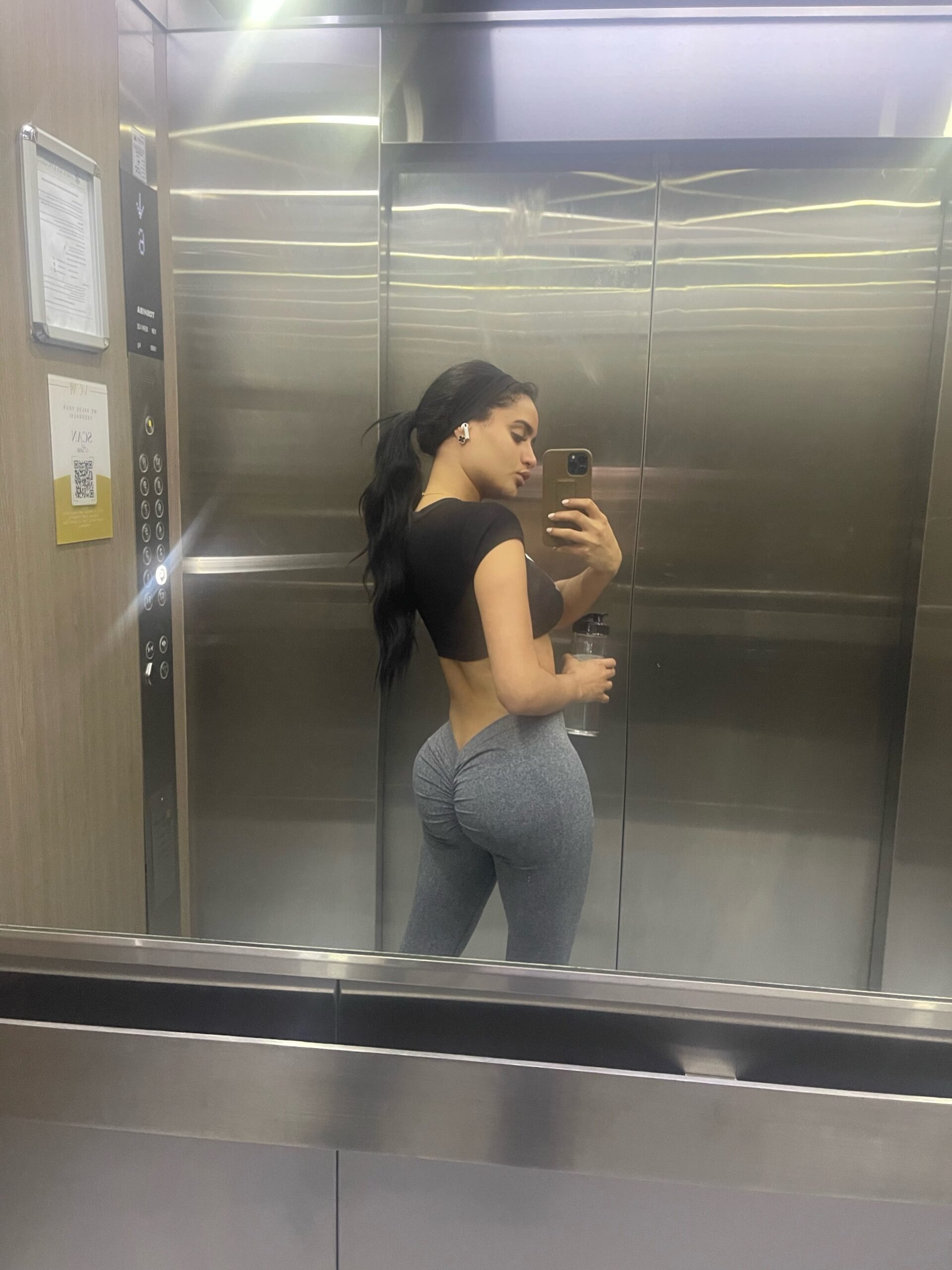 ברונטית בחורה מיוחדת אמיתית 22 -תל אביב